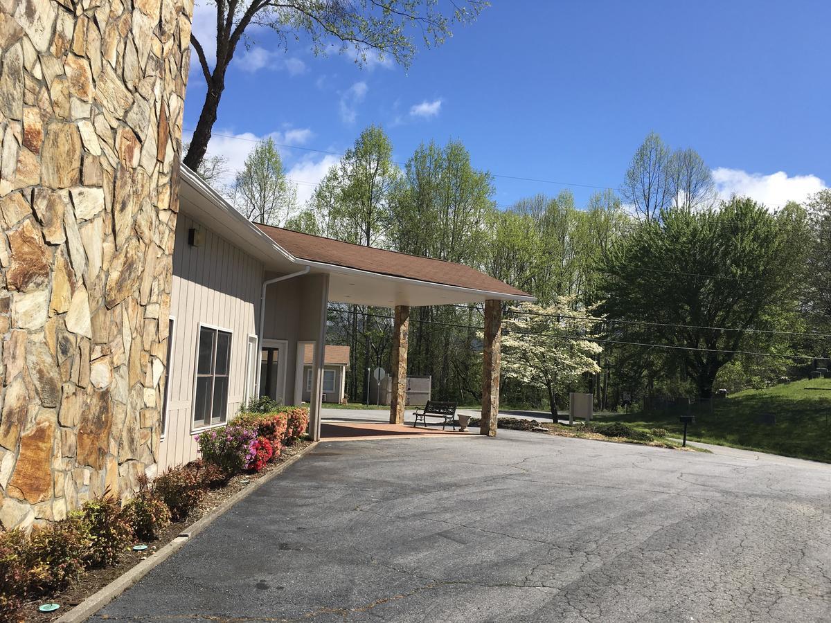University Inn Cullowhee Exterior foto